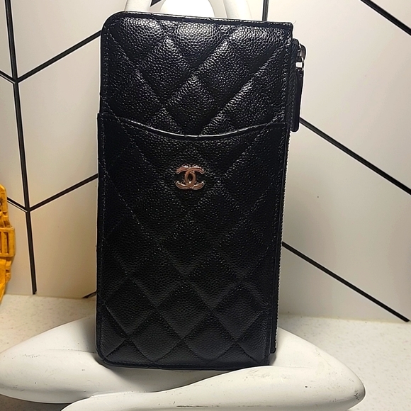 💯Authentic CHANEL caviar shw phone case card wallet - Picture 2 of 11